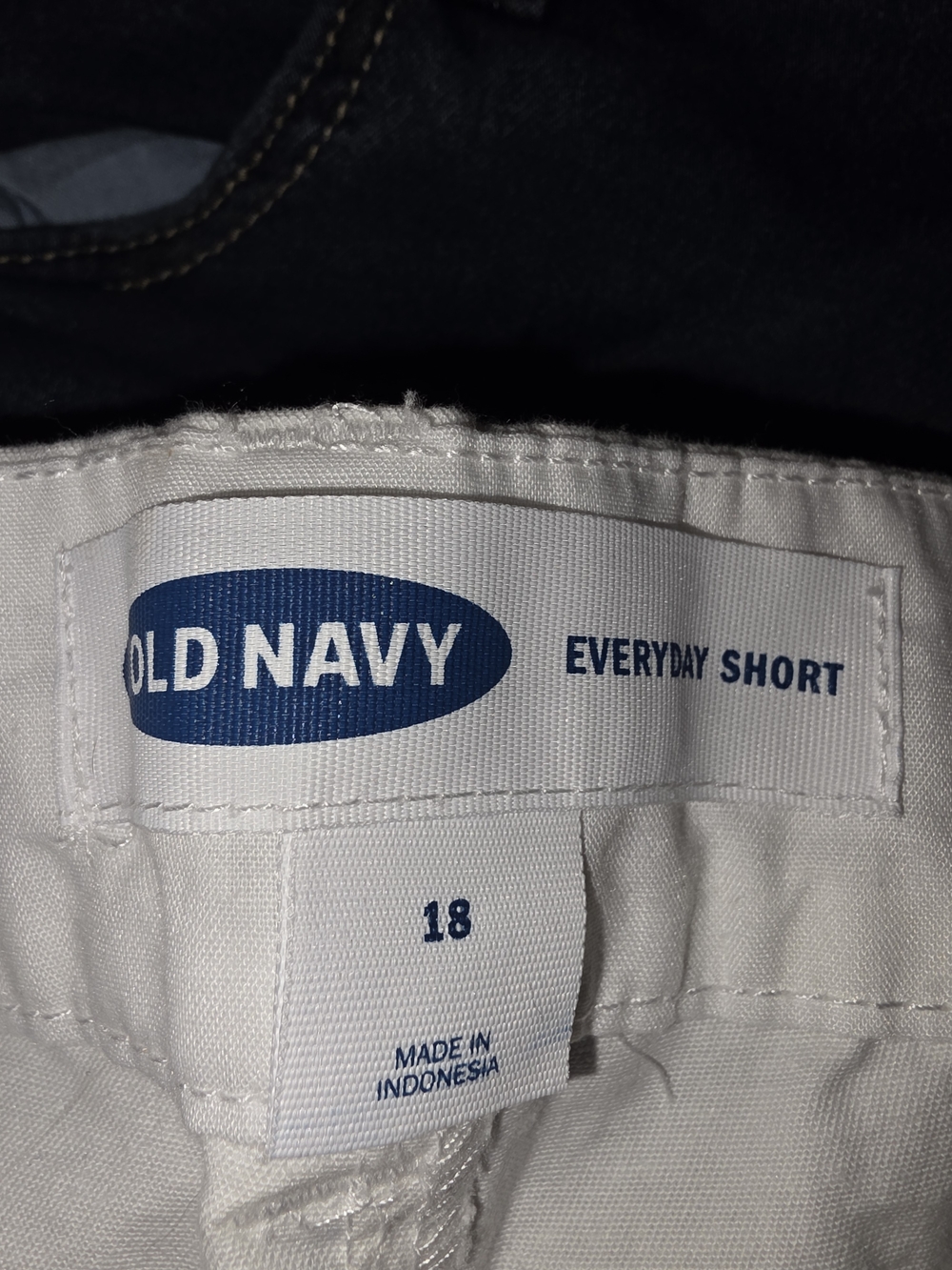 Old Navy White Women's Everyday Shorts Size 18 New With Tags - Picture 3 of 3